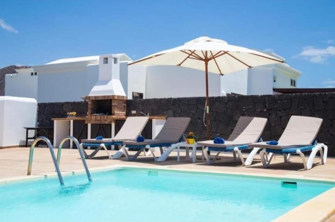 Villa Lola Playa Blanca  Exterior photo